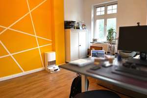 Ein Zuhause mit Geschichte – stilvolle 3-Zimmer-DG-Wohnung im Herzen von Berlin-Biesdorf – Die vollständige Adresse der Immobilie erhältst du vom Anbieter., 12683 Biesdorf, Berlin – Vorschaubild 12