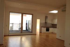 Schöne gepflegte Dachgeschosswohnung mit Balkon