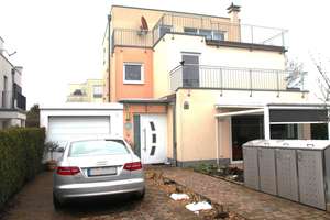 Freistehendes Familienhaus langfristig zu vermieten in Frankfurt-Riedberg – Ottilie Widermuth Weg 2, 60438 Kalbach-Riedberg, Frankfurt am Main – Vorschaubild 2