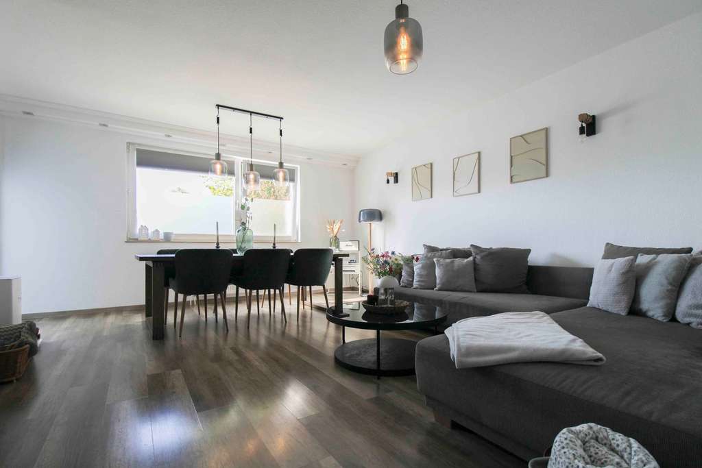 Ihr Alterswohnsitz? 4 Zimmer Wohnung in Citylage mit Balkon und Tiefgaragenstellplatz...