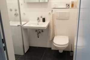 Schmuckstück, Erdgeschoss Wohnung mit Terrasse, möbliert – Gollierstr. 7, 80339 München – Vorschaubild 3