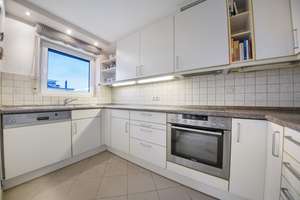 3 Zimmer-Wohnung in Riedenberg- Ruhige, grüne Lage, 2 Balkone & Tiefgarage und Einbauküche inklusive – 70619 Riedenberg, Stuttgart – Vorschaubild 5