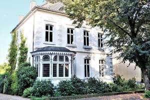 Monumentale Villa auf großem Grundstück in zentraler Toplage von Kleve