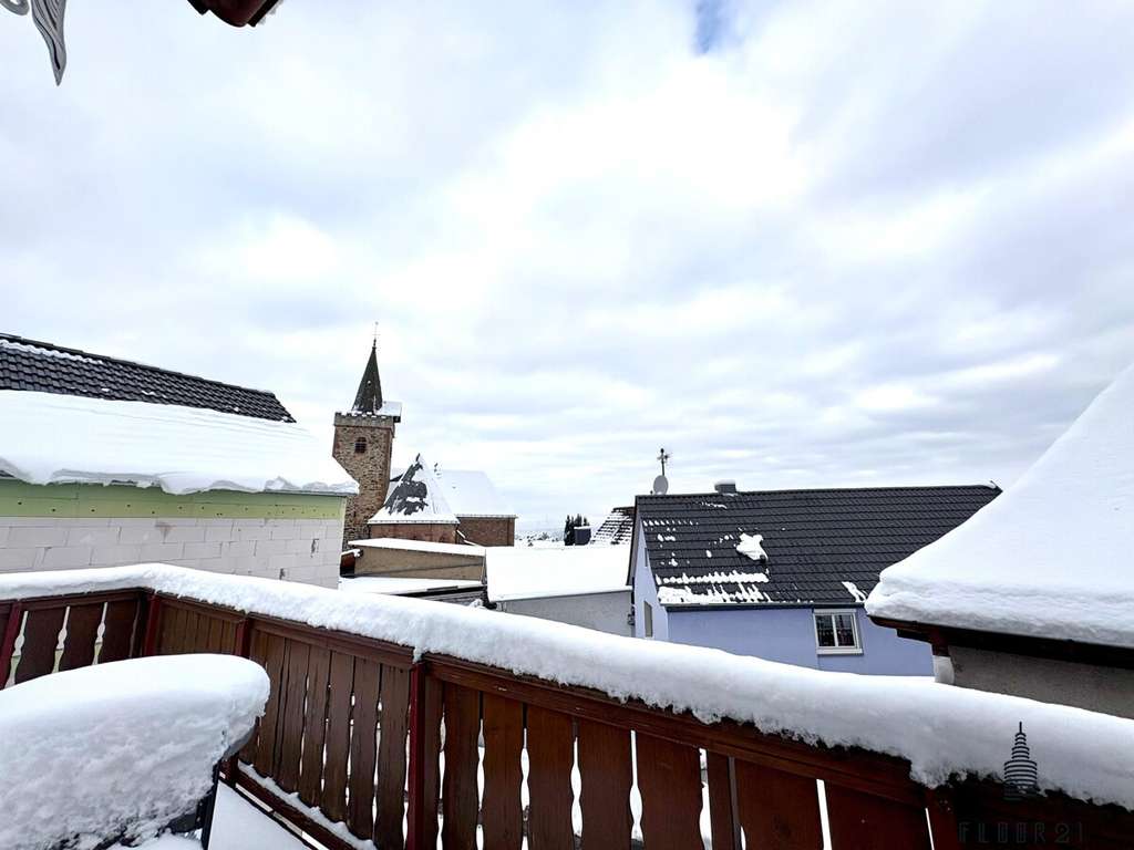 Immobilie in Alzenau - Schönes Zweifamilienhaus mit Entwicklungspotenzial in Alzenau-Hörstein - Bild 2