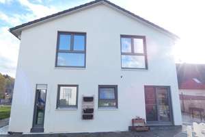 193 m² modernes Familienhaus | A+ | KNX | Einliegerwohnung | Bj. 2019 – Raphaelstraße 1a, 91599 Dentlein am Forst – Vorschaubild 2