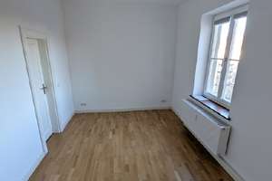 Blick auf den Altmarkt: City-Appartment mit 2 Bädern, Balkon, Lift *EBK möglich* – Altmarkt 6, 1067 Innere Altstadt, Dresden – Vorschaubild 6