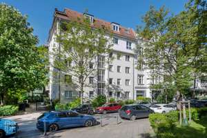 Zwischen Altbauflair & Kiezkultur – 3-Zimmer-Wohnung auf 89 m² mit EBK und Balkon in Friedenau