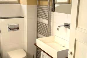 Stilvolle, sanierte 3-Zimmer Altbau-Wohnung mit Einbauküche in Laim, München – Die vollständige Adresse der Immobilie erhältst du vom Anbieter., 80686 St. Ulrich, München – Vorschaubild 8