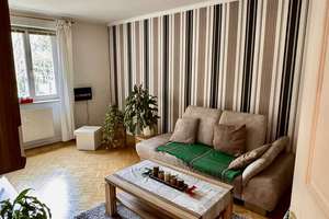 Bald bezugsfrei! Großzügig geschnittene 3-Zimmer-Wohnung mit hofseitigem Südbalkon und Stellplatz – Die vollständige Adresse der Immobilie erhältst du vom Anbieter., 1219 Leubnitz-Neuostra, Dresden – Vorschaubild 3