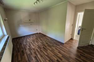 WOHNEN PREISRUTSCH: Freistehendes EFH in  Fischbach (2003 komplett saniert) – Die vollständige Adresse der Immobilie erhältst du vom Anbieter., 90475 Fischbach, Nürnberg – Vorschaubild 12