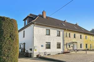 Attraktives Reihenendhaus mit Entwicklungspotenzial in Mücheln – Die vollständige Adresse der Immobilie erhältst du vom Anbieter., 6249 Mücheln (Geiseltal) – Vorschaubild 1