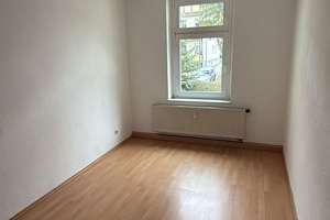 Großzügige 4-Zimmer mit Laminat und Wanne! – Franz-Wiesner-Straße 6, 9131 Ebersdorf, Chemnitz – Vorschaubild 3