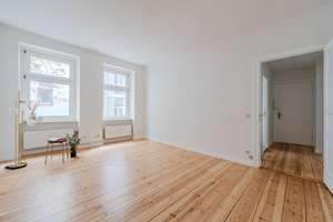 1-Zimmer-Apartment mit Altbau-Charme in Neukölln – Elbestr. 36, 12045 Neukölln (Ortsteil), Berlin – Vorschaubild 1