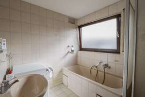 Familien & Paare aufgepasst! 4-Zi.-DG-Whg. in Sontheim ca. 101m², Loggia, 2x TG & flexibler Nutzung – Die vollständige Adresse der Immobilie erhältst du vom Anbieter., 74081 Sontheim, Heilbronn – Vorschaubild 15