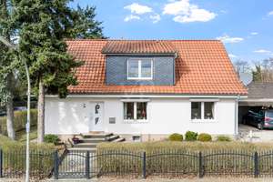 Modernisiertes Einfamilienhaus mit beheiztem Wintergarten und großer Terrasse – Die vollständige Adresse der Immobilie erhältst du vom Anbieter., 22119 Billstedt, Hamburg – Vorschaubild 2