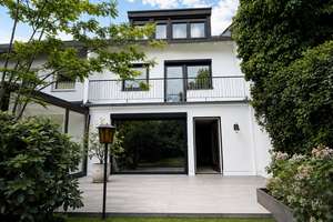 Einziehen und wohlfühlen: Hochwertiges Einfamilienhaus mit Garten