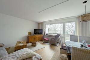 Helle 2-Zimmer-Wohnung mit großem Südbalkon in ruhiger Wohnlage