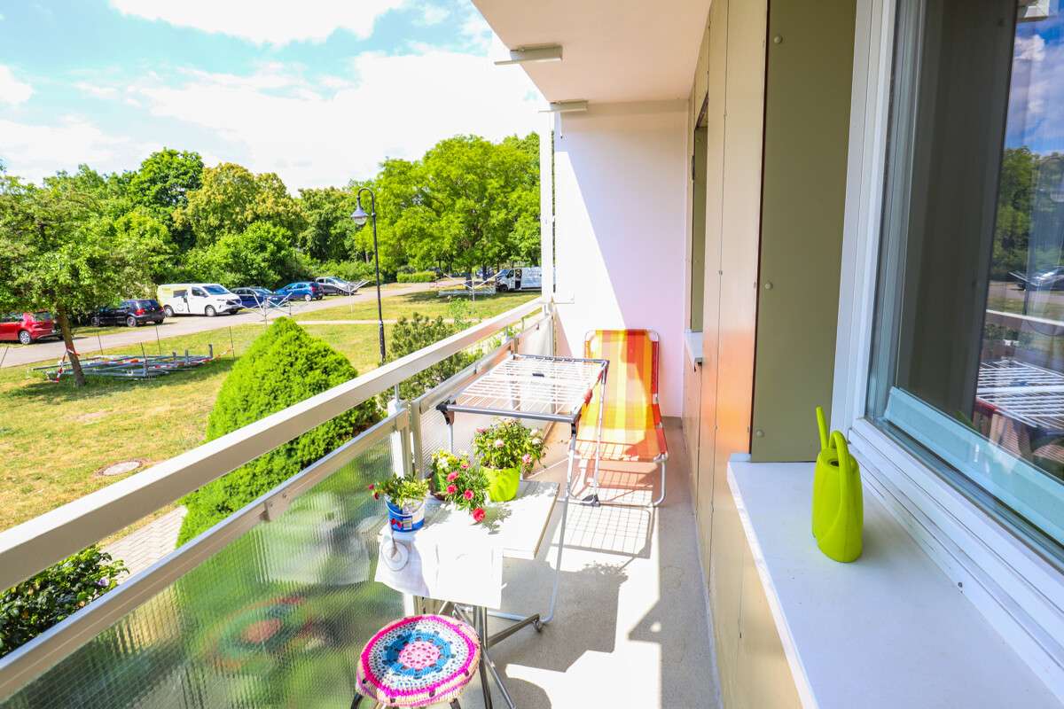 Immobilie in Zerbst/Anhalt - Gemütliche 3-Zimmer-Wohnung in ruhiger Lage – frisch sanierter Balkon mit Blick ins Grüne - Bild 2