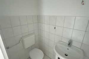 Geräumige 3-Zimmer-Wohnung Einziehen und wohlfühlen // 1.OG. li. – Eisenacher Str. 35, 38444 Wolfsburg – Vorschaubild 7