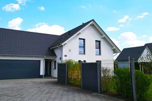 MODERN, FEIN, SCHÖN! EFH MIT DOPPELGARAGE & SONNIGEM GARTEN AM ORTSRAND! EIN ZUHAUSE! – Die vollständige Adresse der Immobilie erhältst du vom Anbieter., 87739 Breitenbrunn – Vorschaubild 2