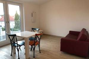 Schöne 1-Zimmer-Wohnung, teilmöbliert mit EBK und großer Süd-Dachterrasse