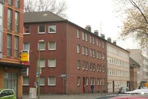 HAUS SUCHT HAUSMEISTER: DU-Altstadt, Helle 2-ZiKüDB + EINBAUKÜCHE , Laubengang als ERSATZ-BALKON  – Ulrichstaße 16, 47057 Altstadt, Duisburg – Vorschaubild 2