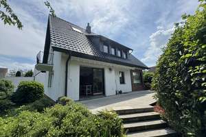 Charmantes 1-2 Familienhaus mit tollem Grundstück  in guter Lage – 40627 Vennhausen, Düsseldorf – Vorschaubild 2