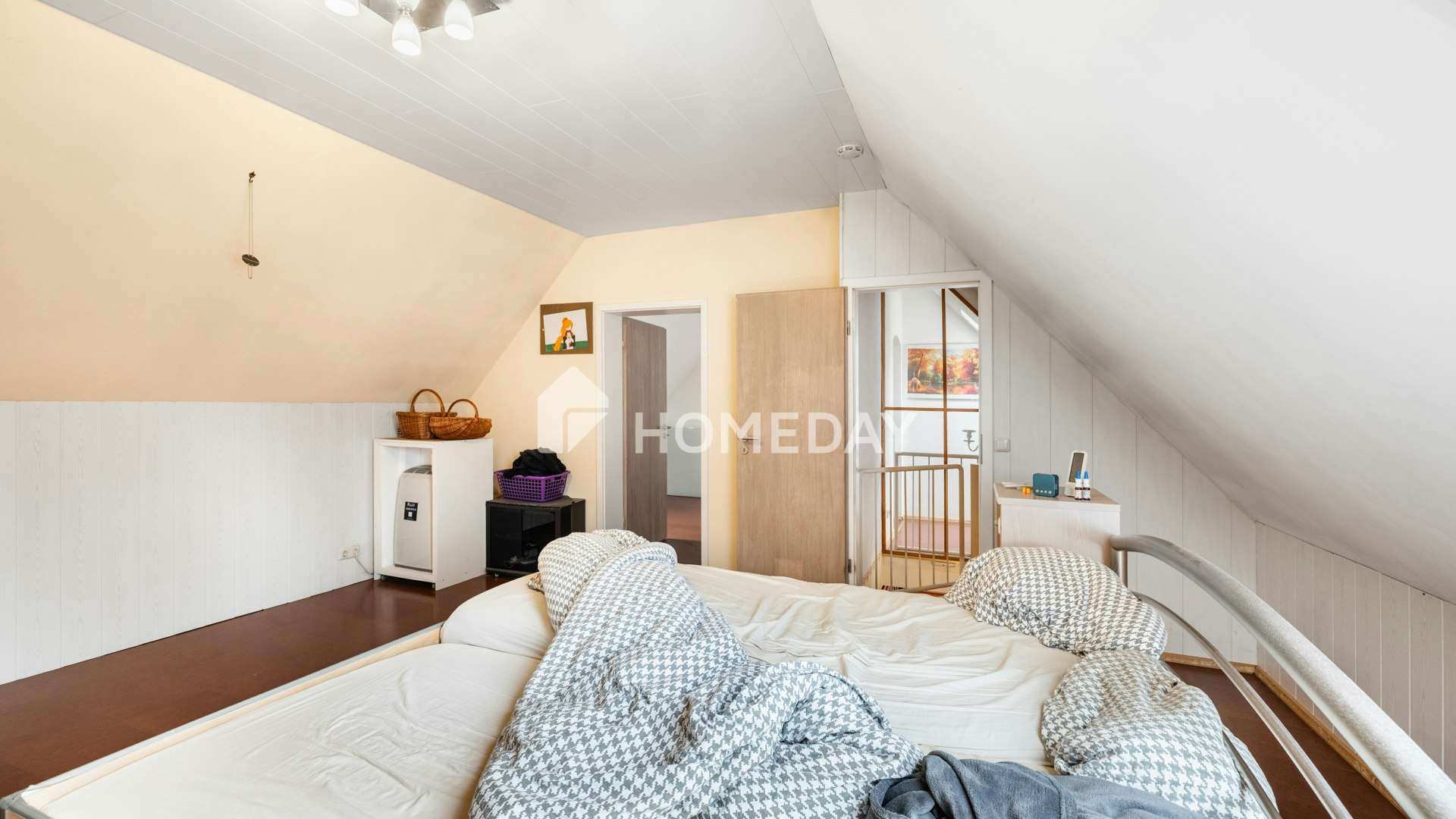 Immobilie in Siegenburg - Stilvoll wohnen auf zwei Ebenen – Maisonette mit Galerie, EBK und Doppelgarage
 - Bild 3