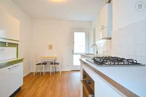 Schön möblierte 2-Zimmer-Wohnung mit WLAN und Balkon in Nürnberg/ Maxfeld – Nürnberg – Vorschaubild 3