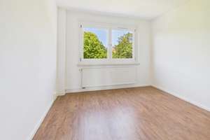 2-Raum-Wohnung mit Balkon auf dem südlichen Sonnenberg – Theodor-Körner-Pl. 6, 9130 Sonnenberg, Chemnitz – Vorschaubild 3