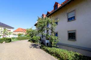 +++ Modernisierte 2-Raum-Wohnung mit Westbalkon & TG-Stellplatz in gepflegter Wohnanlage +++ – Die vollständige Adresse der Immobilie erhältst du vom Anbieter., 1237 Reick, Dresden – Vorschaubild 3