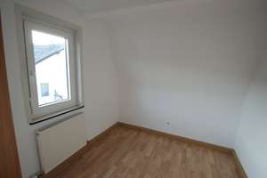 Gepflegtes, renoviertes Einfamilienhaus mit Einbauküche und Terrasse – Die vollständige Adresse der Immobilie erhältst du vom Anbieter., 96472 Rödental – Vorschaubild 5