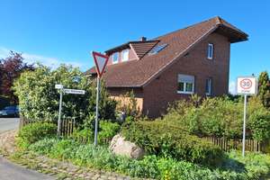 Viel Platz für Ihre Pläne in diesem Mehrfamilienhaus in Rinteln Ortsteil – Die vollständige Adresse der Immobilie erhältst du vom Anbieter., 31737 Rinteln – Vorschaubild 2
