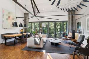 Modernes Luxus-Loft mit beeindruckender Raumhöhe