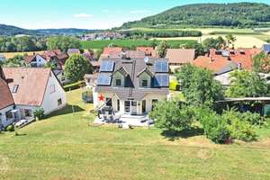 Igensdorfer Landliebe mit sensationeller Aussicht – Die vollständige Adresse der Immobilie erhältst du vom Anbieter., 91338 Igensdorf – Vorschaubild 2