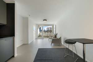 Weitblick über Hamburg: Sanierte 2-Zimmer-Wohnung mit Loggia und Garagenstellplatz auf St. Pauli – Die vollständige Adresse der Immobilie erhältst du vom Anbieter., 20359 Sankt Pauli, Hamburg – Vorschaubild 4