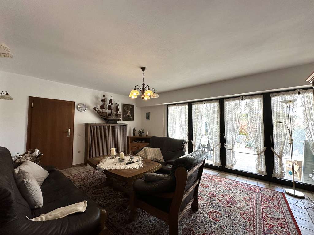 Immobilie in Niederkrüchten - TRAUMHAFTER BAUERNHOF MIT EINLIEGERWOHNUNG IN IDYLLISCHER LAGE! - Bild 4