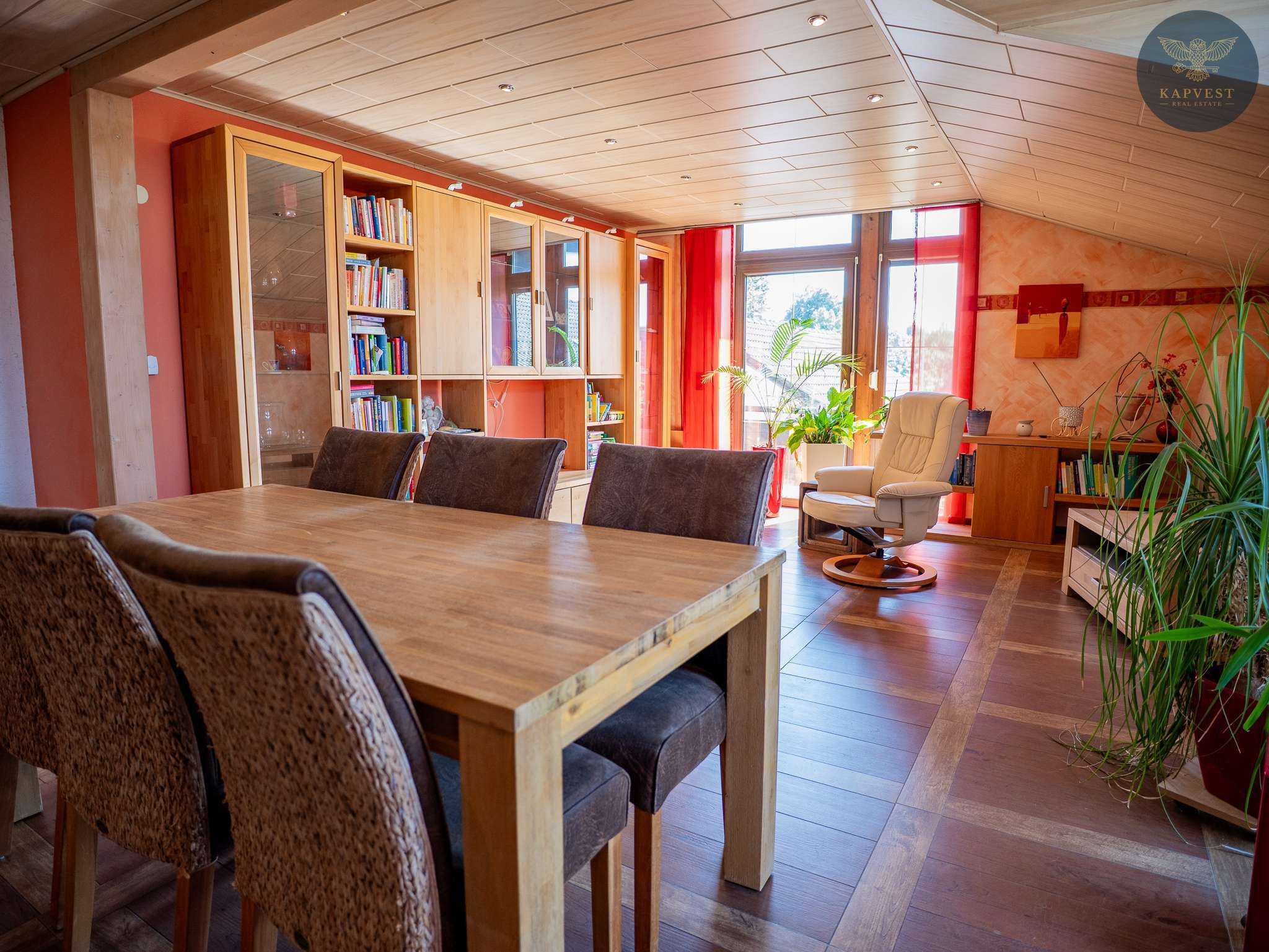 Immobilie in Pilsting - Beeindruckendes Einfamilienhaus in Stil und Größe! - Bild 0