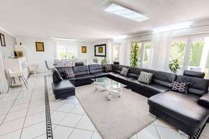 Zweifamilienhaus mit großem Garten in bester Lage – Die vollständige Adresse der Immobilie erhältst du vom Anbieter., 85051 Süd, Ingolstadt – Vorschaubild 11