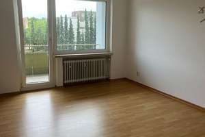 [LIS-10056] Helle 3-Zimmer-Wohnung mit Balkon in Bielefeld-Sennestadt – Württemberger Allee 8, 33689 Sennestadt, Bielefeld – Vorschaubild 2