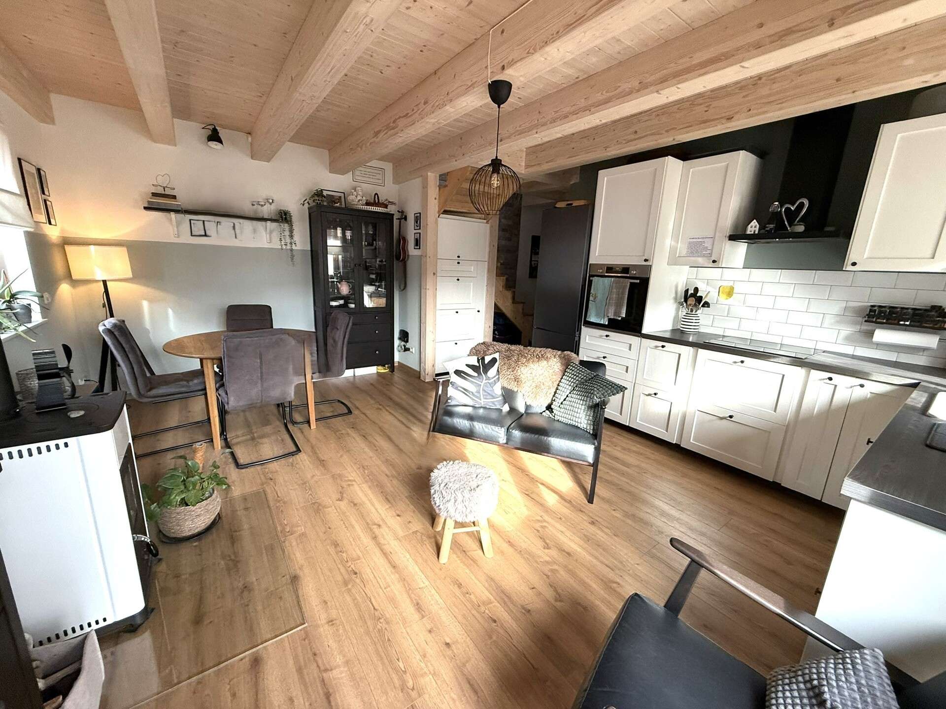 Immobilie in Eiselfing - idyllische Haushälfte in Weilerlage: neuwertige 3-Zimmer mit kl. Garten - Bild 3