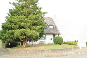 Zwei Häuser, ein Grundstück – ideal für Mehrgenerationenwohnen, Investoren oder als Kapitalanlage – Rendsburg-Eckernförde (Kreis) – Vorschaubild 1