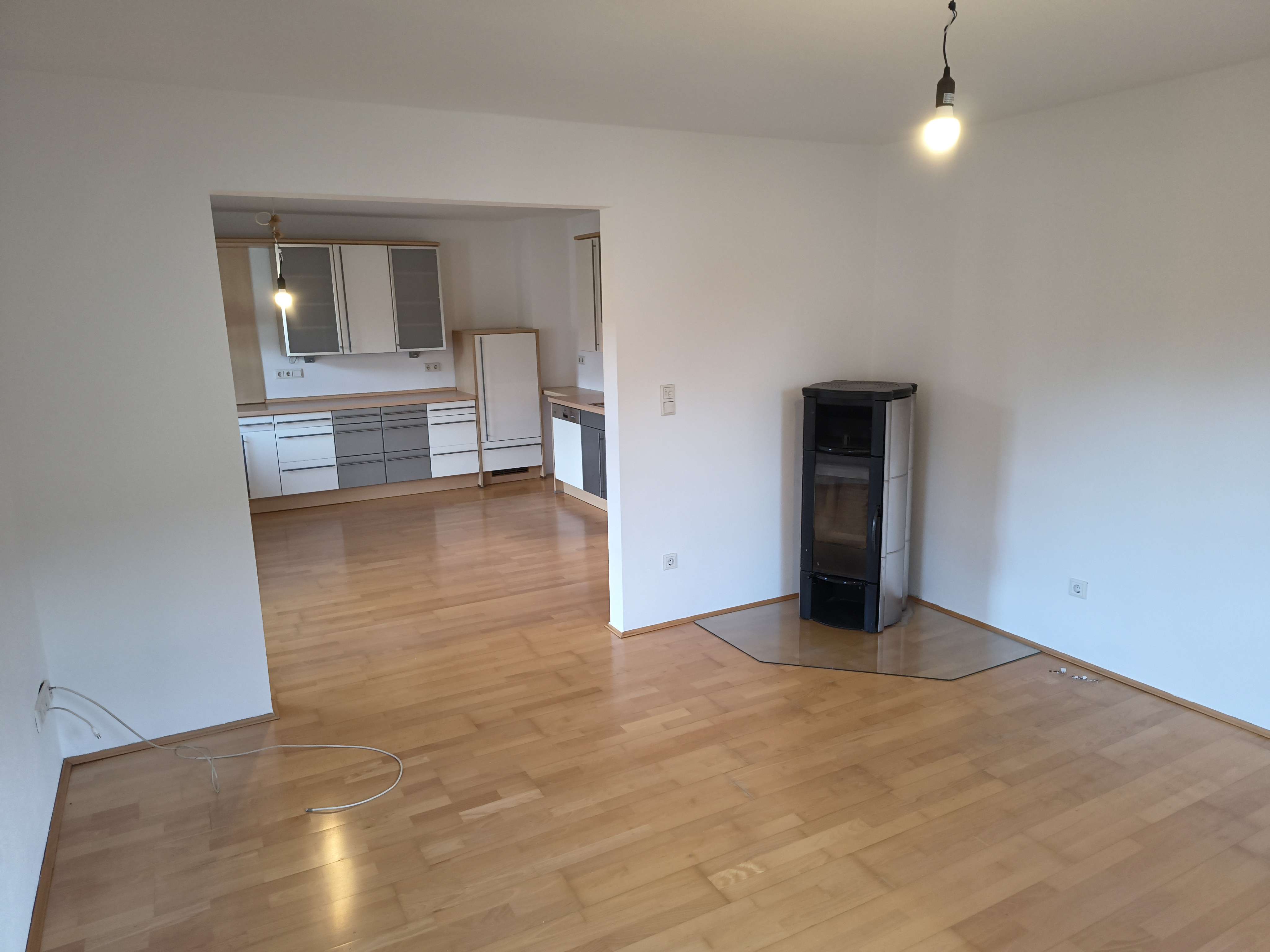 Immobilie in Eschenlohe - Charmante 2-Zi Wohnung im 1. OG mit Tageslichtbad - Bild 6