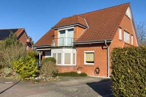 Geräumiges Zuhause mit Einliegerwohnung in Eckernförde – Rendsburg-Eckernförde (Kreis) – Vorschaubild 1