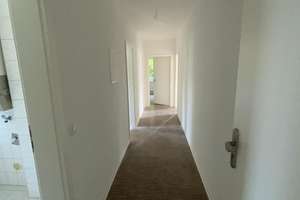 Wenn nicht hier, wo dann und sogar ein Balkon mit dran. – Lüttringhauser Straße 13, 42897 Lennep Nord, Remscheid – Vorschaubild 8