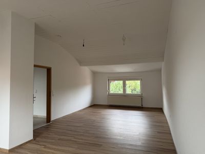 Hettenleidelheim 3 Zimmer Küche Bad mit Badewanne Kellerraum und Waschraum
