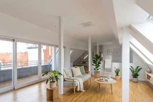 Urbaner Rückzugsort mit Charakter – exklusive Dachgeschosswohnung mit Domblick – Die vollständige Adresse der Immobilie erhältst du vom Anbieter., 99084 Altstadt, Erfurt – Vorschaubild 2