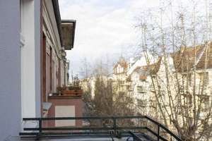 Schöne, bezugsfreie 2-Zimmer-Wohnung mit Balkon und charmanten Altbaudetails im Arnimplatz-Kiez! – Driesener Straße 29, 10439 Prenzlauer Berg, Berlin – Vorschaubild 1