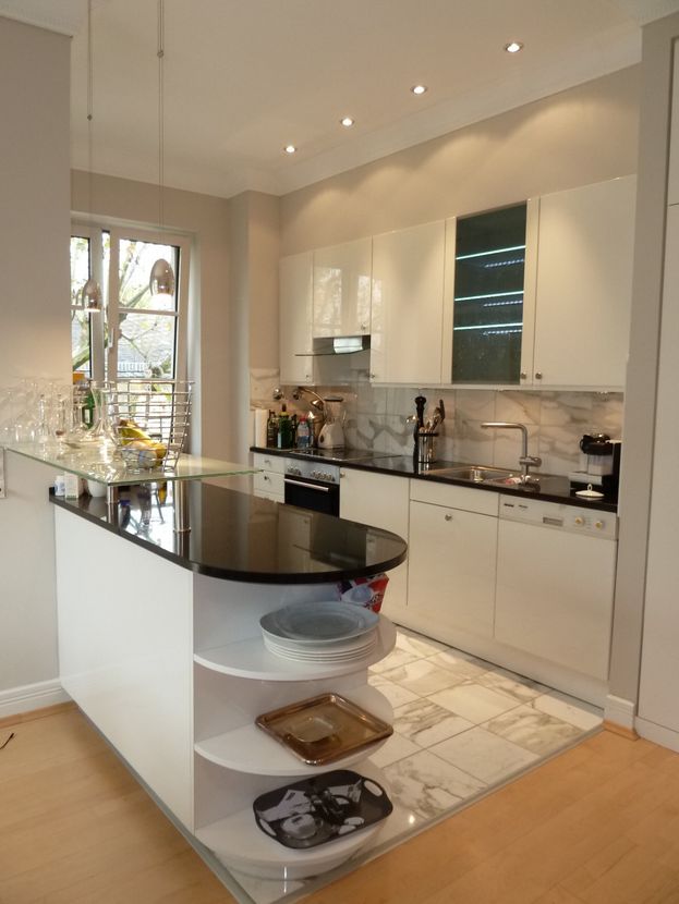 Traumhafte Altbauwohnung zwischen Palmengarten und "Alte Oper"..V-E-R-M-I-E-T-E-T... image 5