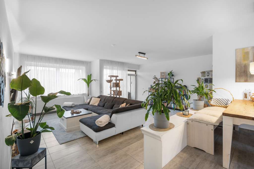 Immobilie in Jossgrund - Zwei- bis Dreifamilienhaus auf großem Grundstück – modernisiert & vielseitig nutzbar - Bild 4